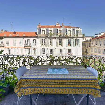 Bright In The Heart Of Apartamento *